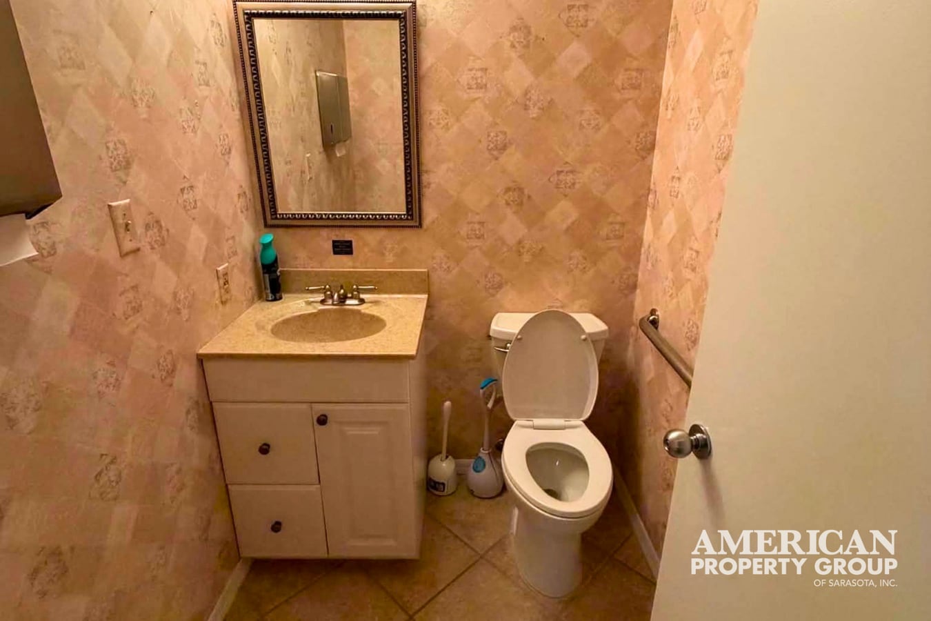 1219 S East Ave, Sarasota, FL 34239 - Unit C 103 - - Interior Photo - Image 1 of 8