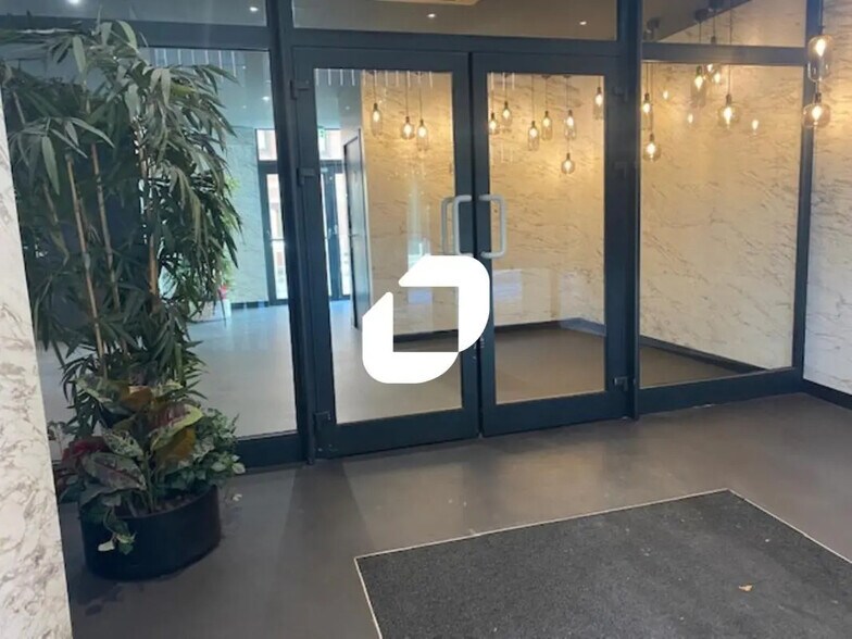 16 Rue De Tournai, Lille à louer - Hall d’entrée - Image 2 de 7