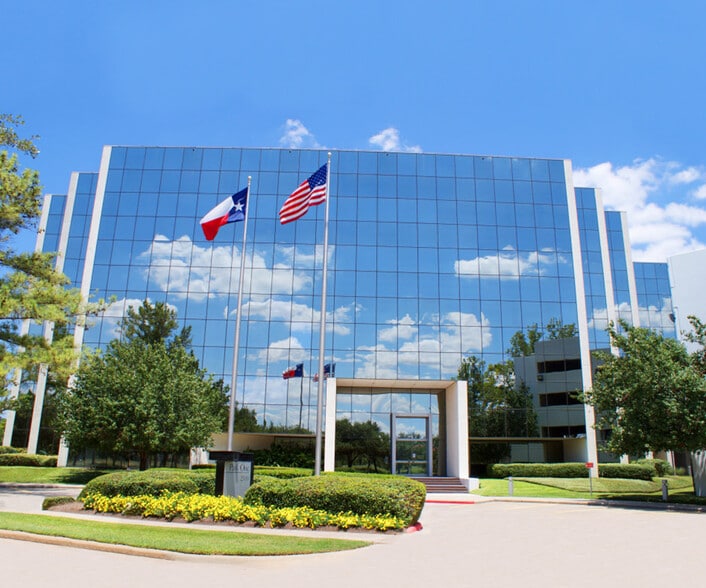 2500 E T C Jester Blvd, Houston, TX à louer - Photo du bâtiment - Image 2 de 5