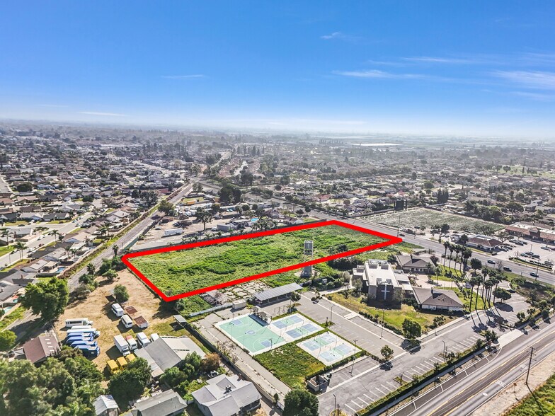 4186 Riverside Dr, Chino, CA à vendre - Aérien - Image 2 de 13