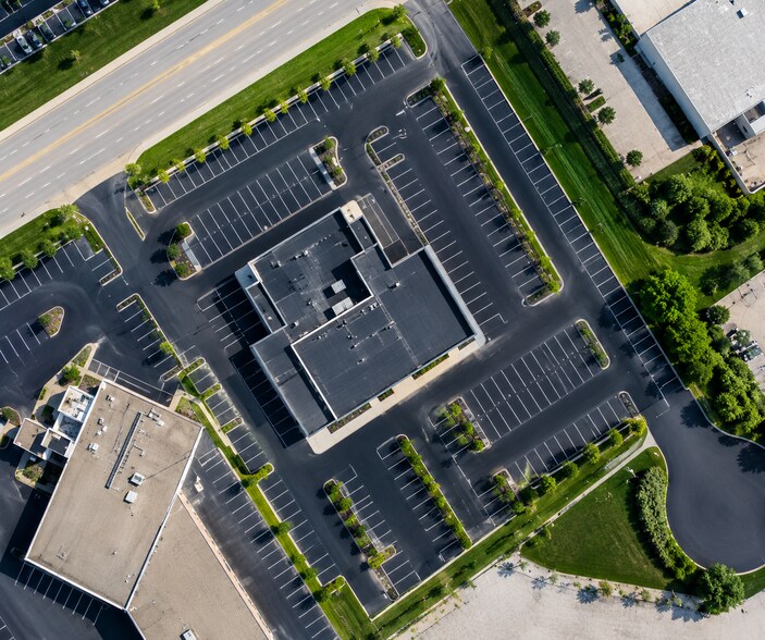 5309 W Pike Plaza Rd, Indianapolis, IN à vendre - Photo du bâtiment - Image 1 de 6