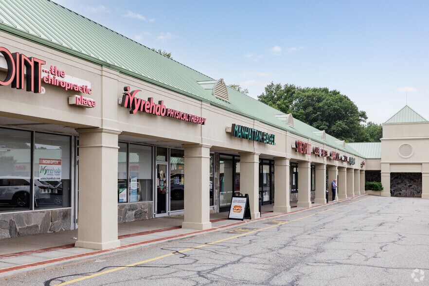 790-800 Bloomfield Ave, West Caldwell, NJ à louer - Photo du bâtiment - Image 2 de 5