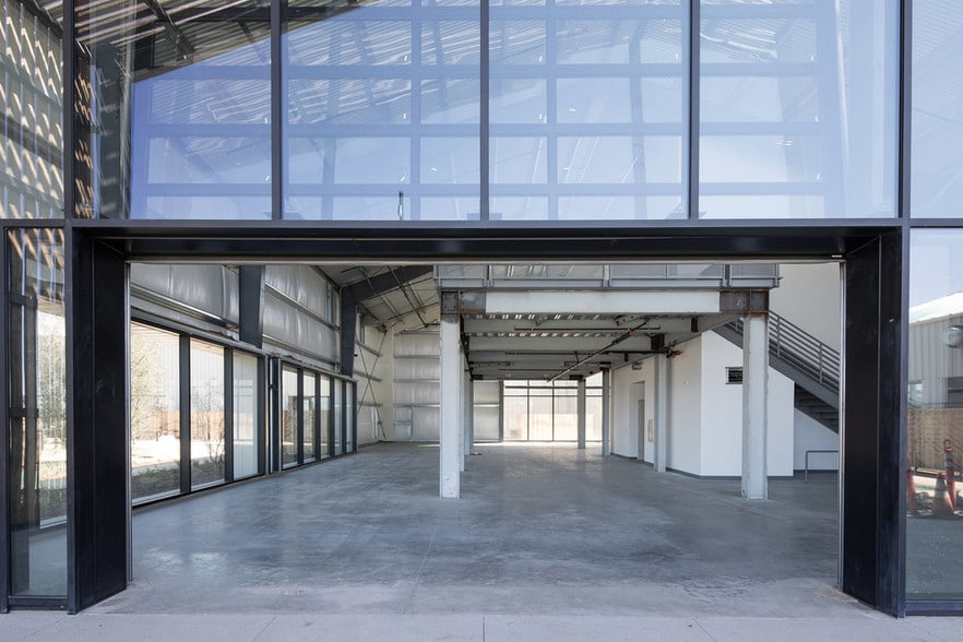 1785 Flight Way, Tustin, CA for lease - Interior Photo - Image 2 of 7