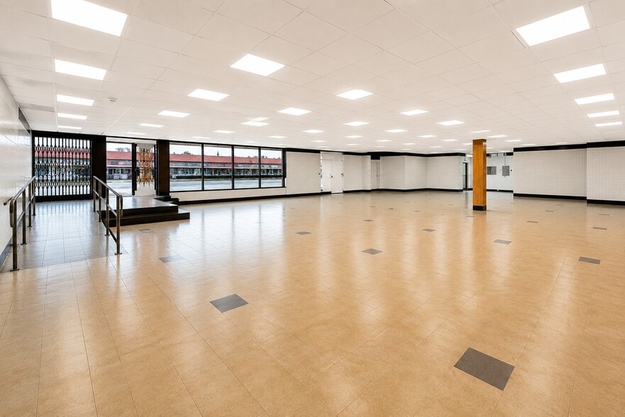 17000 Hawthorne Blvd, Lawndale, CA à louer - Photo du bâtiment - Image 2 de 14