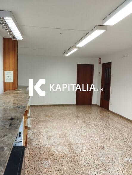 Retail in Fontanars dels Alforins, Valencia for lease - Interior Photo - Image 2 of 7