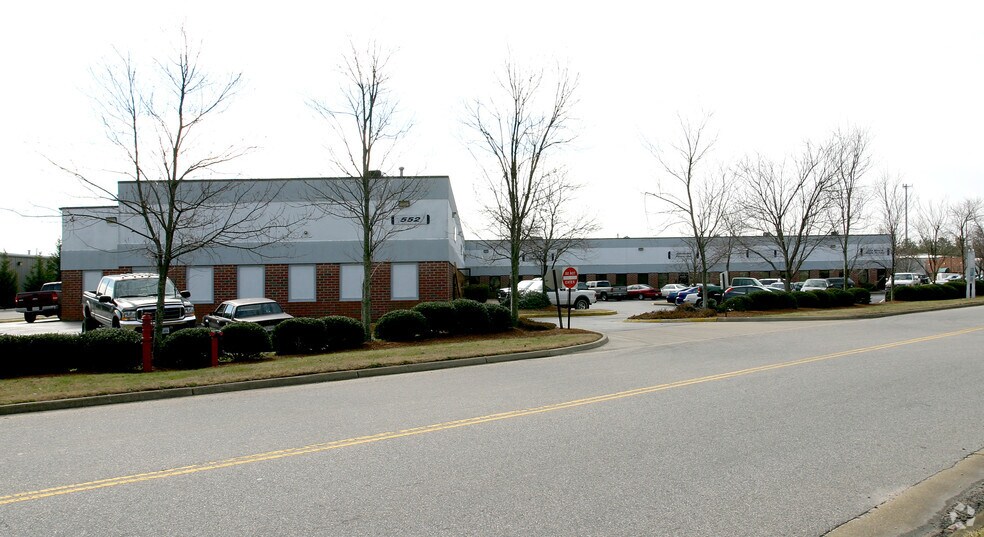 552 Central Dr, Virginia Beach, VA à louer - Photo du bâtiment - Image 2 de 5