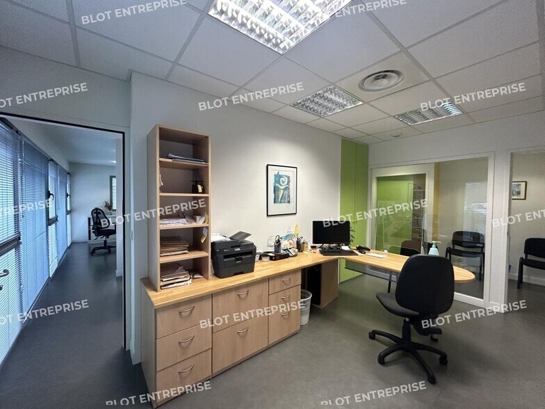 Bureau dans Carquefou à vendre - Photo du bâtiment - Image 3 de 11