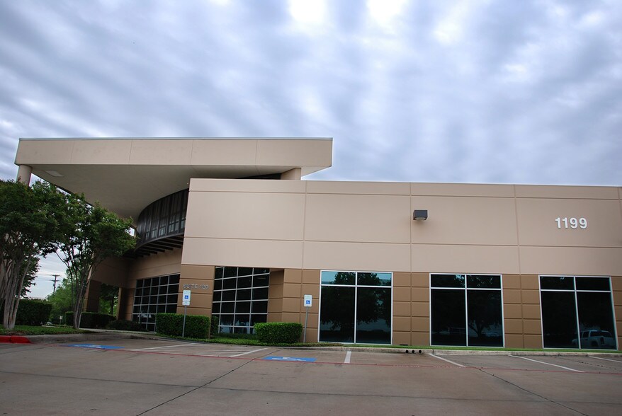 1199 S Belt Line Rd, Coppell, TX à louer - Photo du bâtiment - Image 3 de 4