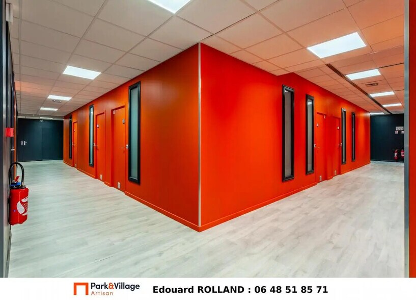 Bureau dans Rillieux-la-Pape à louer - Photo intérieure - Image 2 de 4