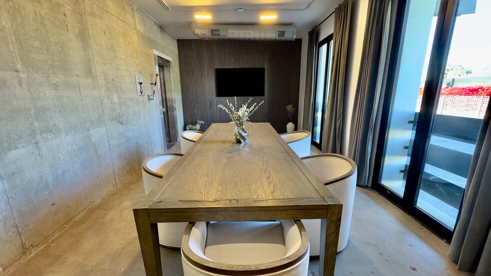 5628 E Thomas Rd, Phoenix, AZ à louer - Photo intérieure - Image 3 de 12