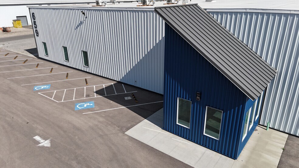 90 S Garnet St, Tooele, UT à louer - Photo du bâtiment - Image 3 de 17