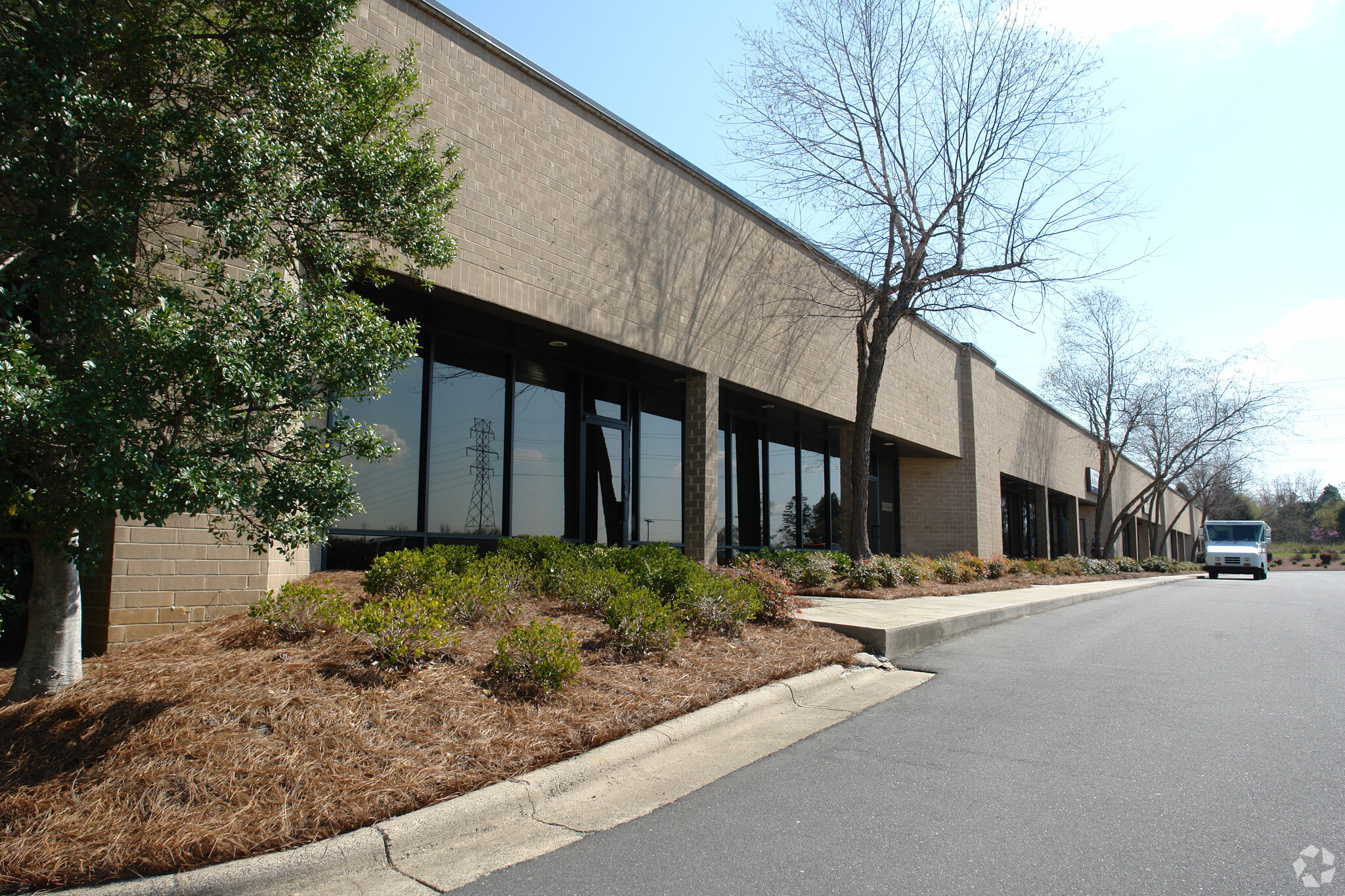 8349 Arrowridge Blvd, Charlotte, NC for lease Primary Photo- Image 1 of 6