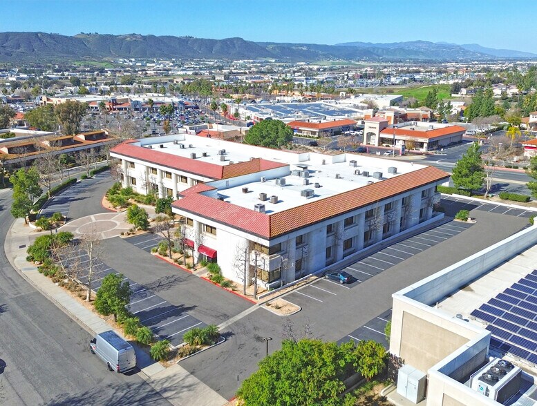 29645 Rancho California Rd, Temecula, CA à louer - Photo du bâtiment - Image 2 de 11