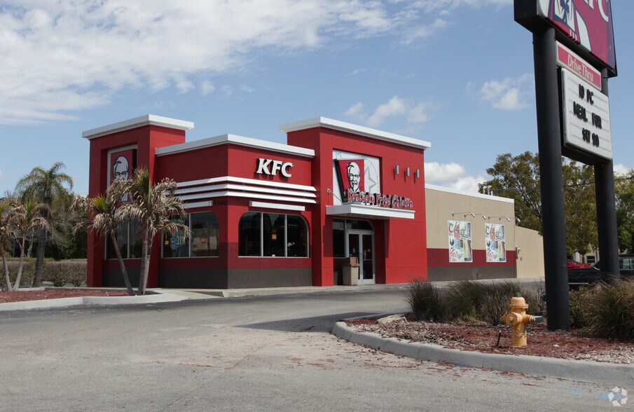 13160 N Cleveland Ave, North Fort Myers, FL for sale - Building Photo - Image 2 of 9