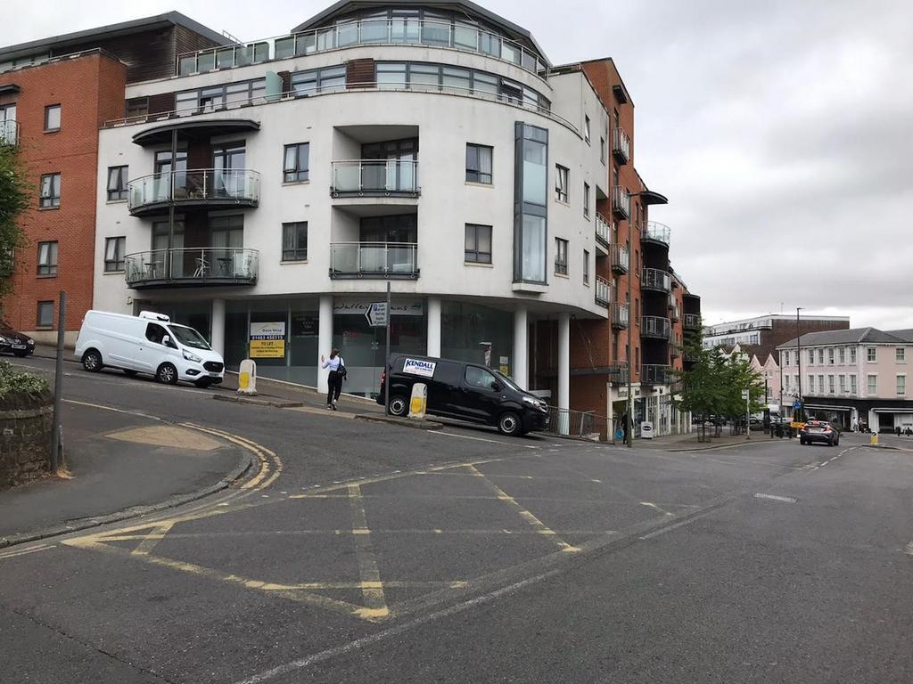 High St, Guildford à louer Photo du bâtiment- Image 1 de 6