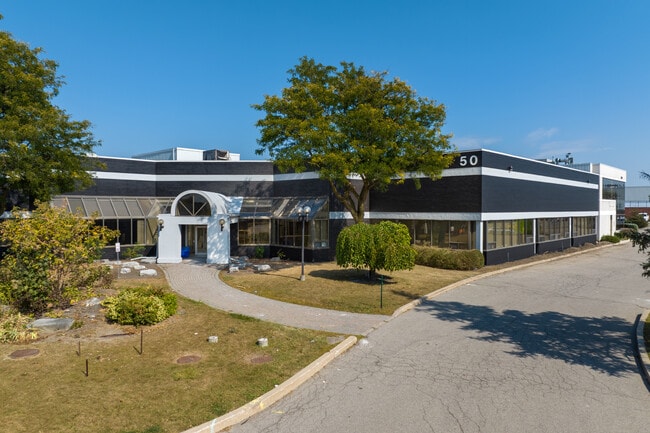 Plus de détails pour 50 Casmir Ct, Concord, ON - Local d'activités à louer