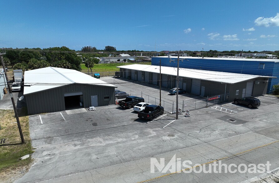 408-412 Farmers Market Rd, Fort Pierce, FL à vendre - Photo du bâtiment - Image 1 de 8