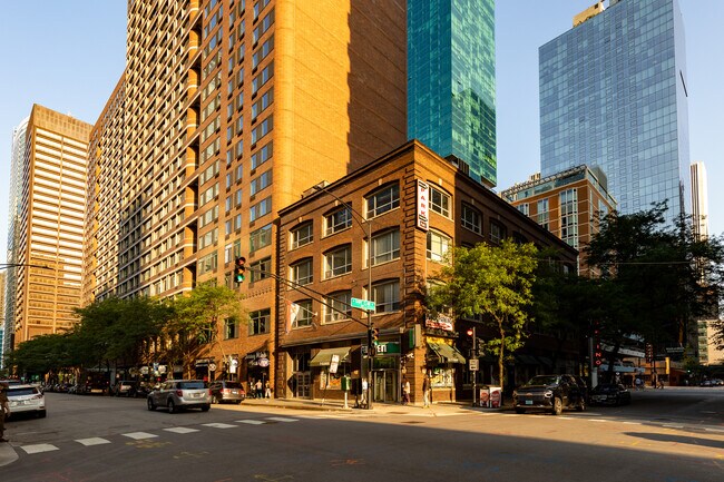 Plus de détails pour 201 E Ohio St, Chicago, IL - Coworking à louer
