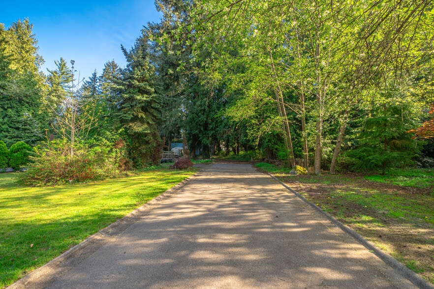 2727 176 St, Surrey, BC à vendre - Photo du bâtiment - Image 2 de 11