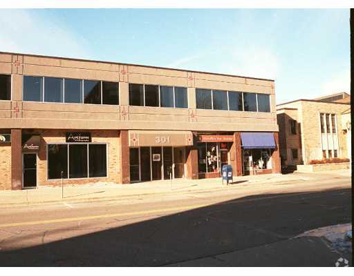 301-317 MAC Ave, East Lansing, MI à louer - Photo du bâtiment - Image 2 de 9
