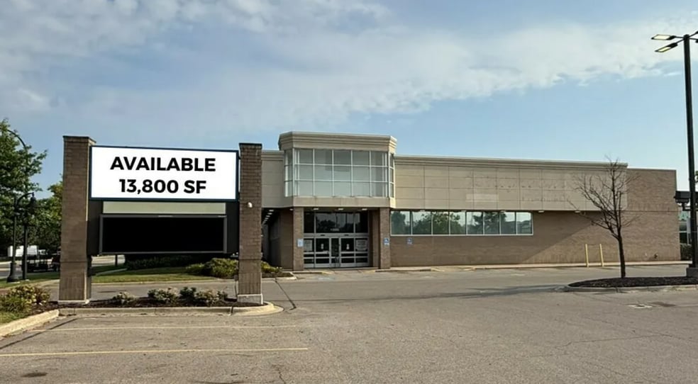 13550 W 9 Mile Rd, Oak Park, MI for lease - Building Photo - Image 1 of 4