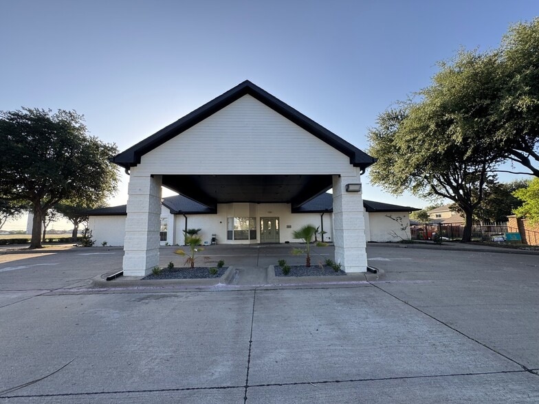 5900 Windhaven Pky, Plano, TX for sale - Building Photo - Image 2 of 15