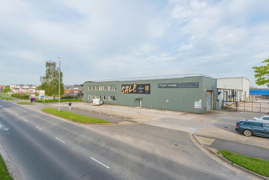 Kelvin Rd, Swindon for lease - Building Photo - Image 1 of 6