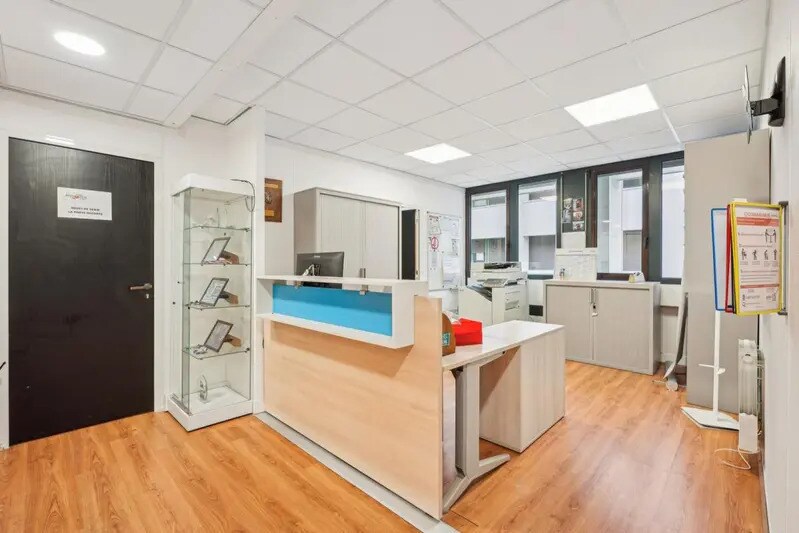 Bureau dans Bron à vendre - Photo intérieure - Image 2 de 9