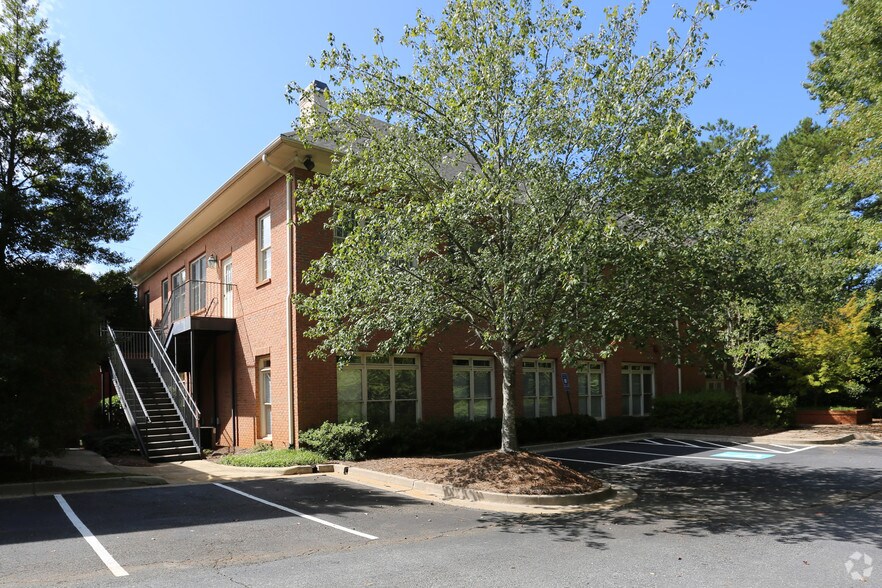 7380 McGinnis Ferry Rd, Suwanee, GA à vendre - Photo du bâtiment - Image 2 de 4