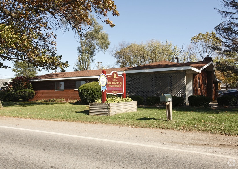 22024 Pontiac Trl, South Lyon, MI à louer - Photo principale - Image 1 de 6