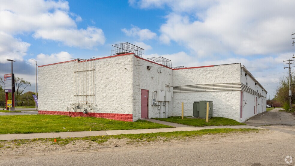11811-11851 Gratiot Ave, Detroit, MI à louer - Photo du bâtiment - Image 3 de 4