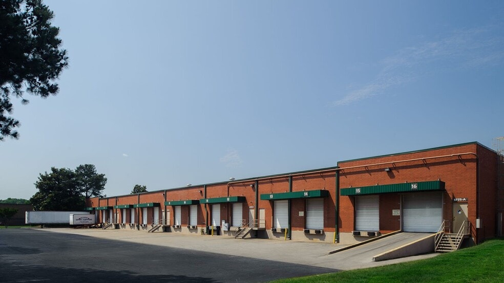 6725 Jimmy Carter Blvd, Norcross, GA for lease - Building Photo - Image 2 of 15