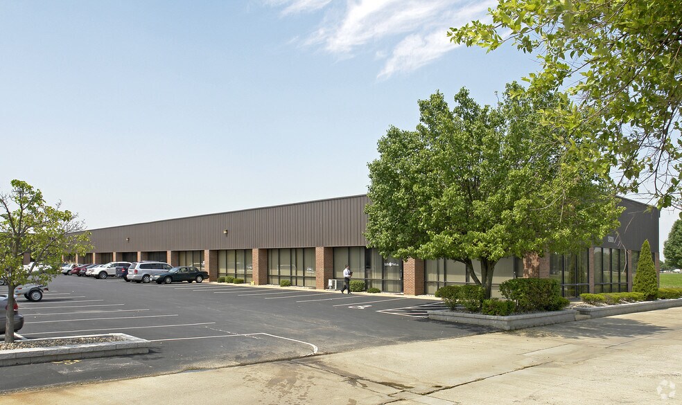 18118 Chesterfield Airport Rd, Chesterfield, MO à louer - Photo du bâtiment - Image 3 de 5