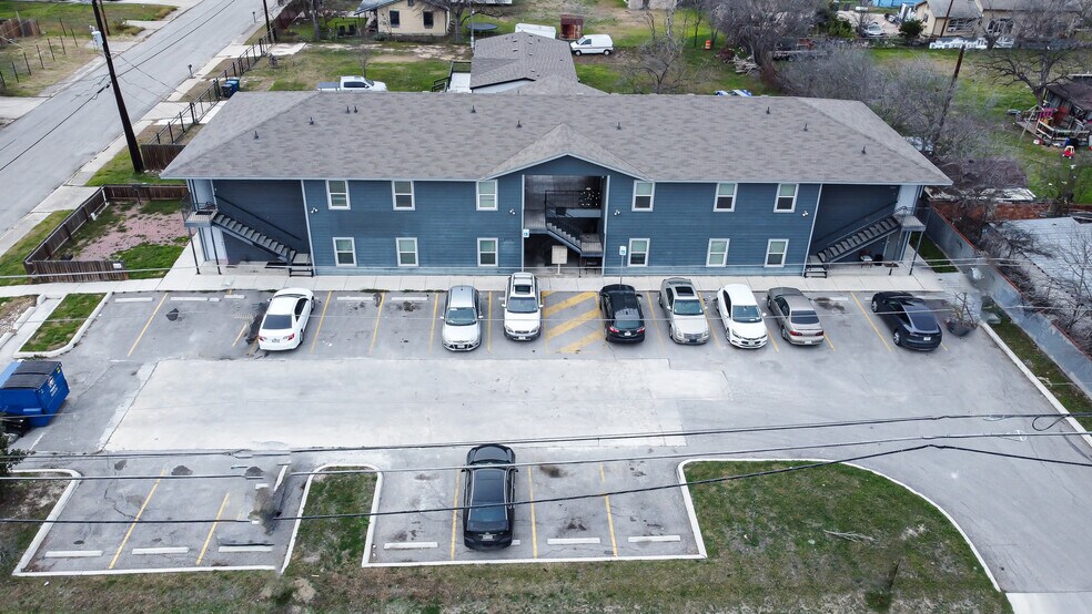 8111 Landing, San Antonio, TX à vendre - Photo du bâtiment - Image 2 de 24