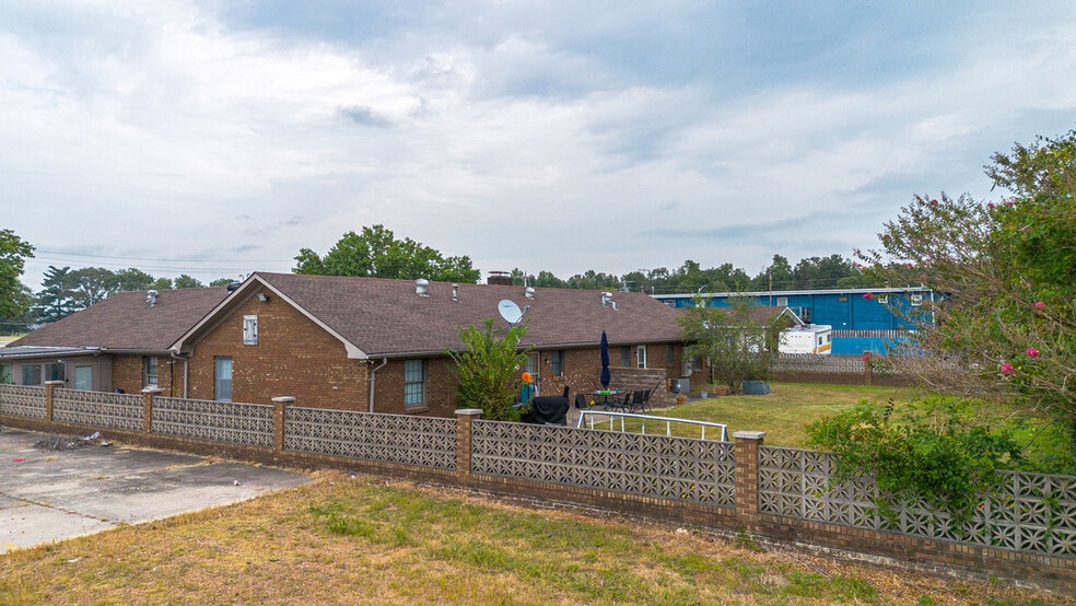 1120 E 8th St, Metropolis, IL à vendre - Photo du bâtiment - Image 3 de 3
