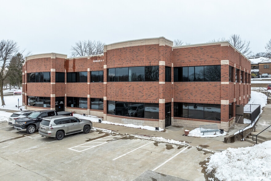 1250 NW 142nd St, Clive, IA for lease - Building Photo - Image 1 of 11