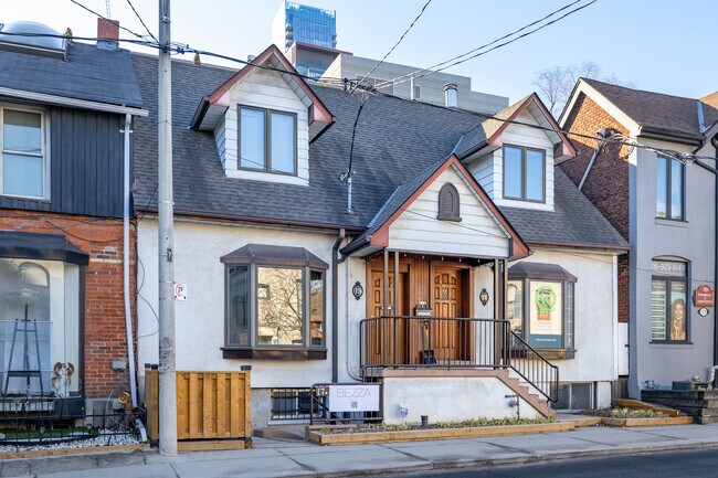 Plus de détails pour 15-17 Belmont St, Toronto, ON - Bureau à vendre