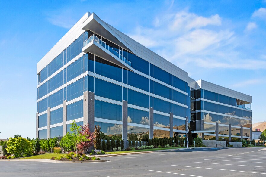 3400 W Mayflower Ave, Lehi, UT à louer - Photo du bâtiment - Image 1 de 4