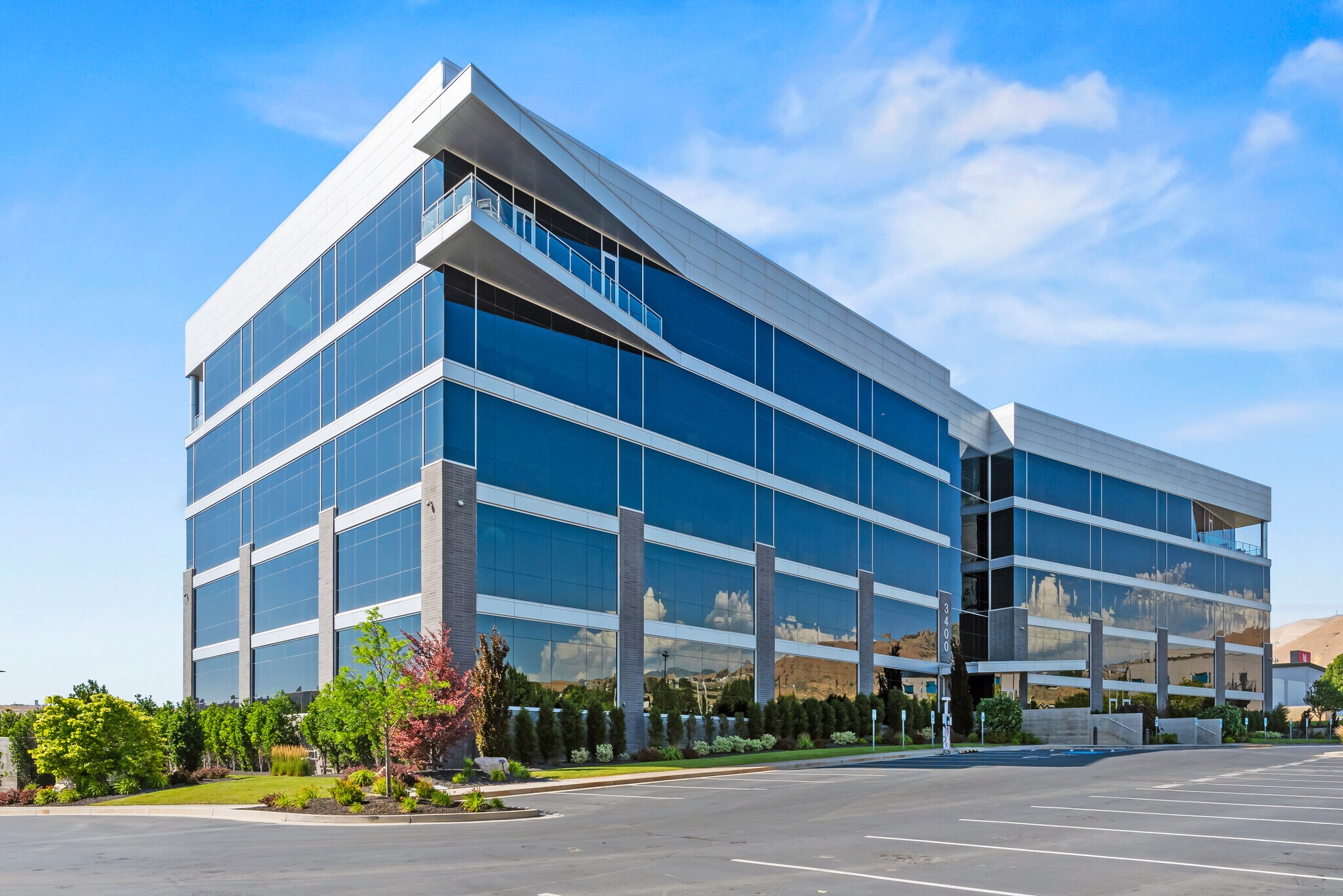 3400 W Mayflower Ave, Lehi, UT à louer Photo du bâtiment- Image 1 de 5