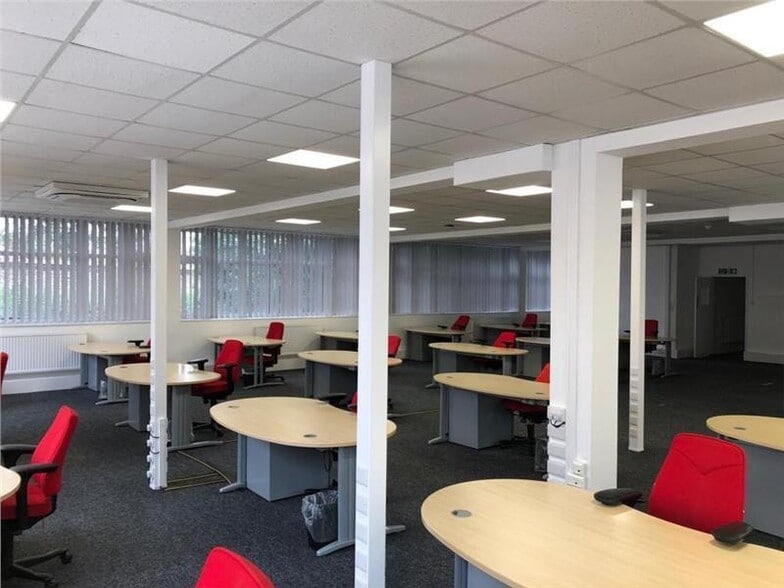 Thames Rd, Crayford for lease - Building Photo - Image 3 of 8