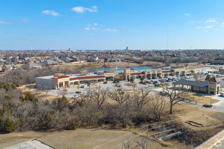 15300 N Western Ave, Edmond, OK for lease - Aerial - Image 1 of 4