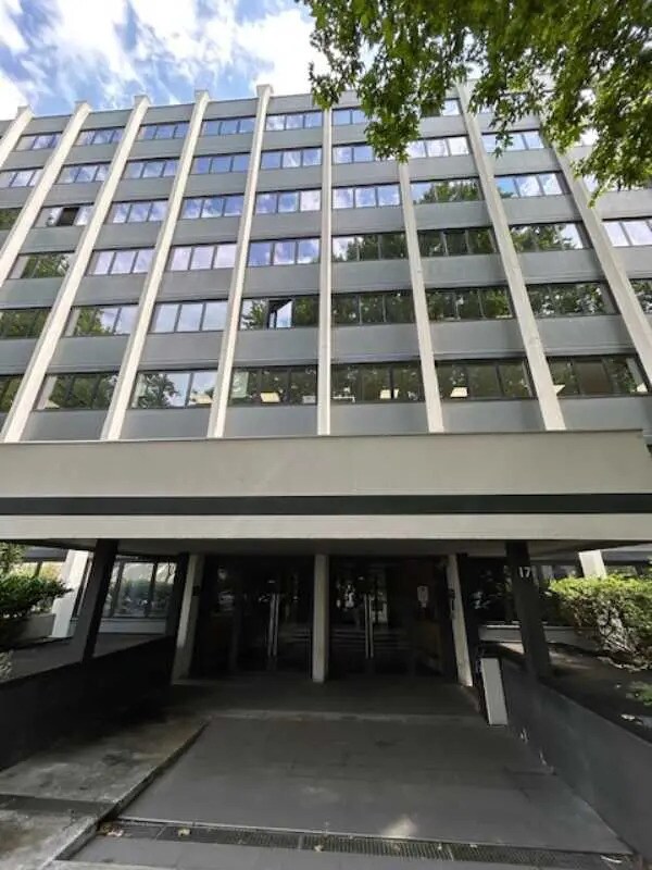 Office in Villeurbanne for lease Building Photo- Image 1 of 10