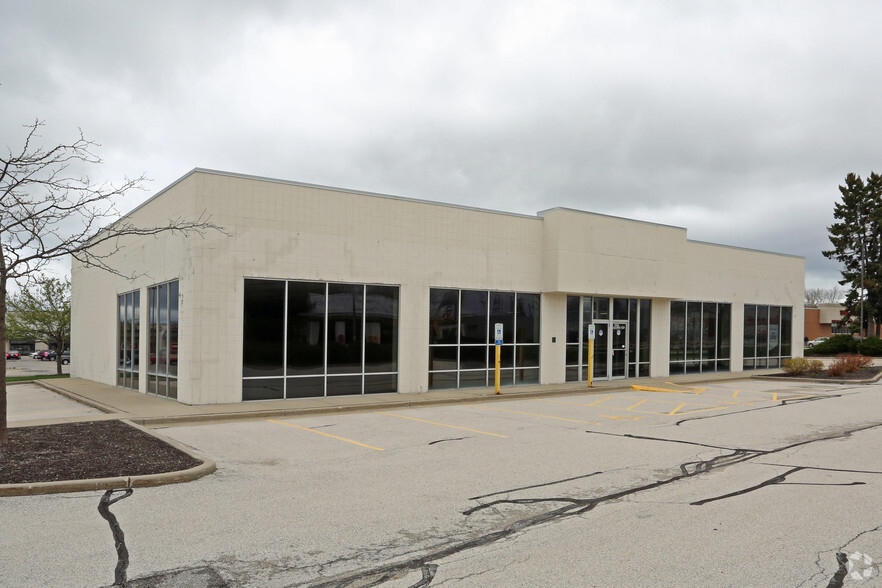 5055 Douglas Ave, Racine, WI for lease - Primary Photo - Image 1 of 3