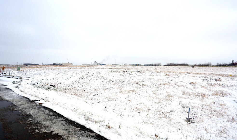 26561 56 A Av, Parkland County, AB for sale - Building Photo - Image 2 of 3