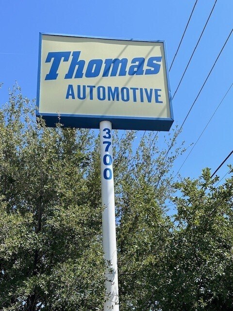 Plus de détails pour 3700 N Rancho Dr, Las Vegas, NV - Commerce de détail à vendre