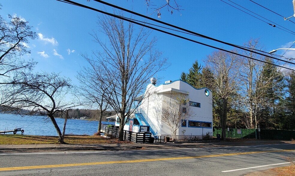13 Horseshoe Lake Rd, Kauneonga Lake, NY à vendre - Photo du bâtiment - Image 3 de 25