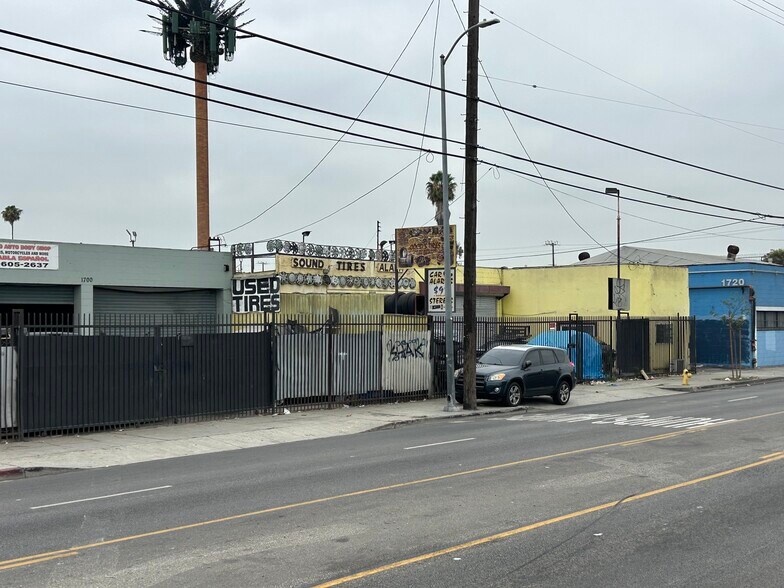 1700 W Slauson Ave, Los Angeles, CA à vendre - Photo du bâtiment - Image 2 de 6
