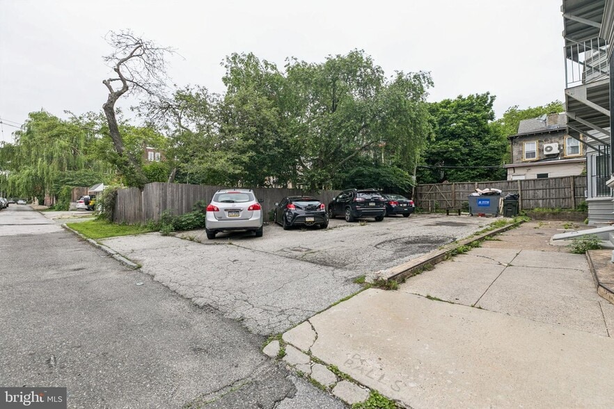 Gray Gables Portfolio portefeuille de 4 propriétés à vendre sur LoopNet.ca - Photo du bâtiment - Image 3 de 10
