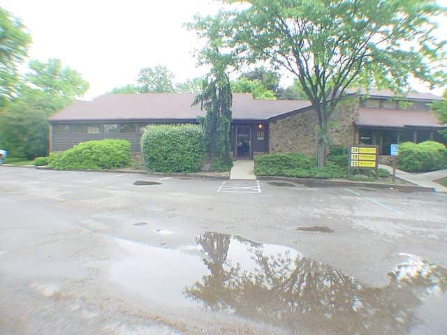 3200 Sycamore Ct, Columbus, IN for sale Primary Photo- Image 1 of 49