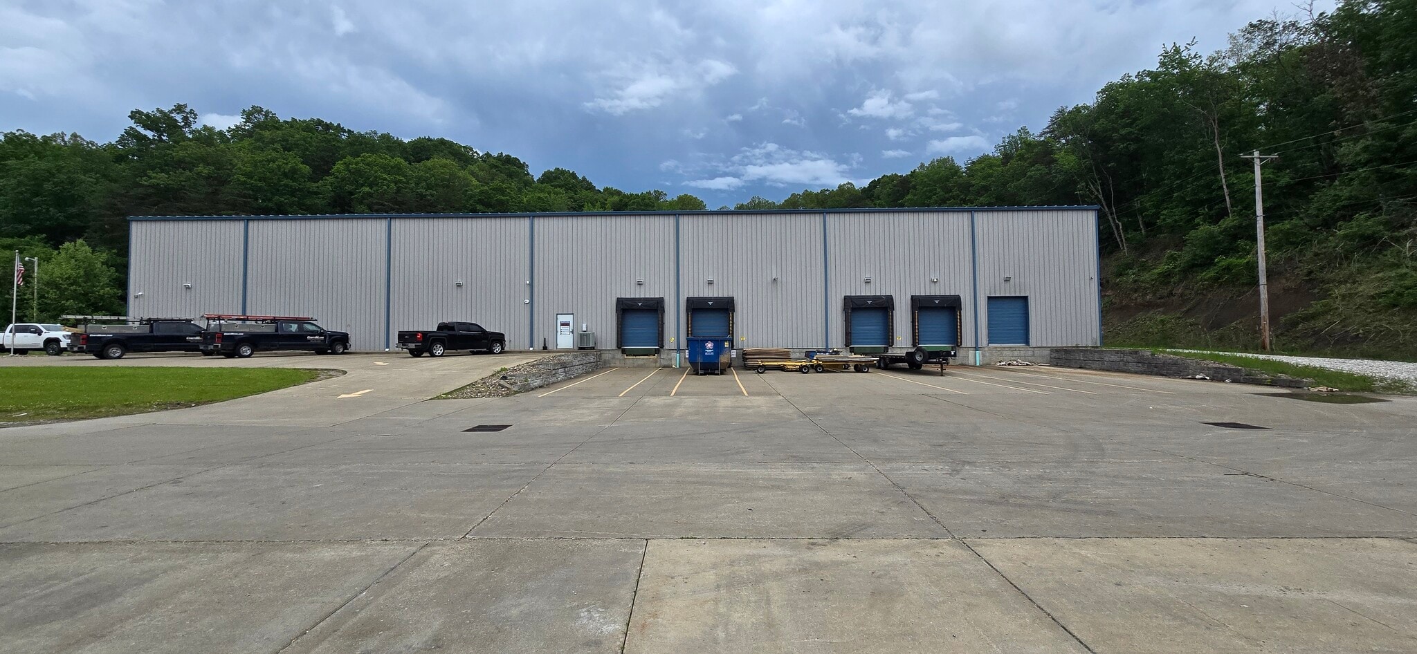 145 Iron Horse Dr, Charleston, WV for lease Primary Photo- Image 1 of 15